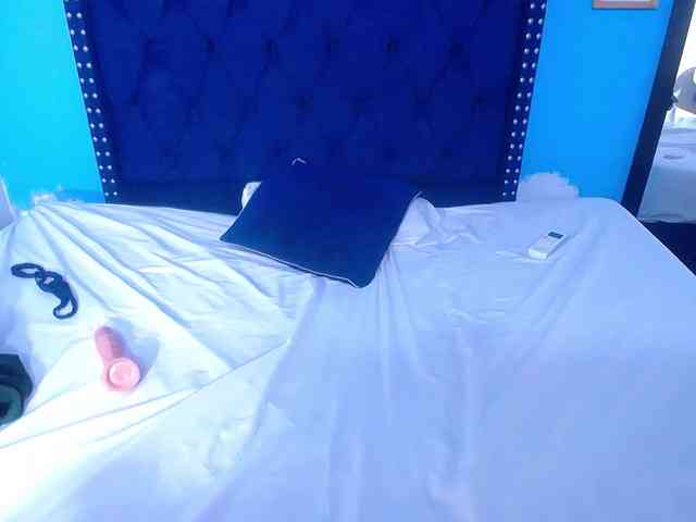 kinky-redhead18 webcam