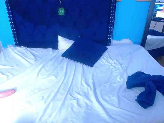 kinky-redhead18 webcam