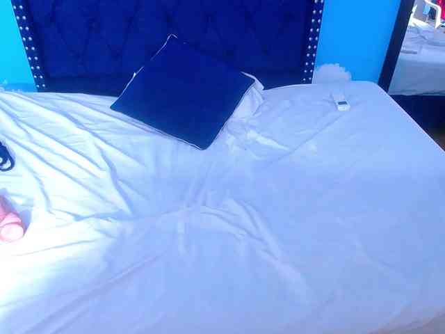 kinky-redhead18 webcam