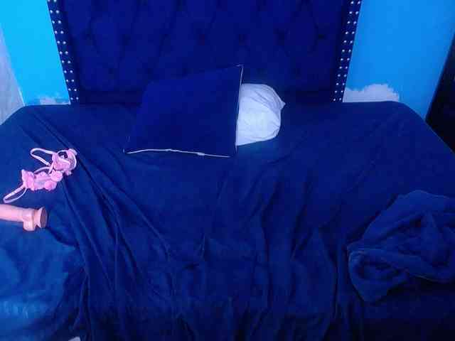 kinky-redhead18 webcam