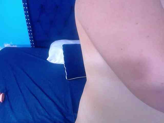 kinky-redhead18 webcam