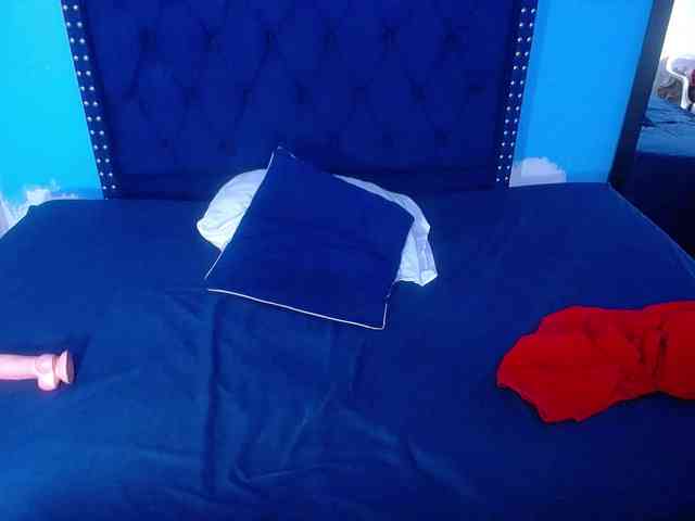 kinky-redhead18 webcam