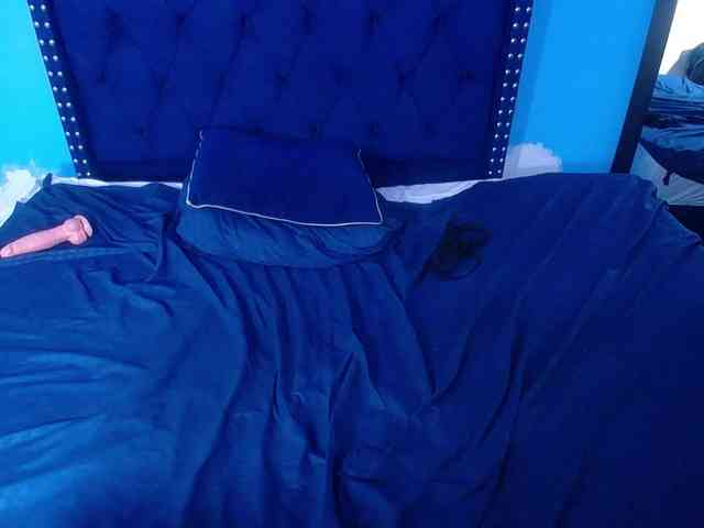 kinky-redhead18 webcam