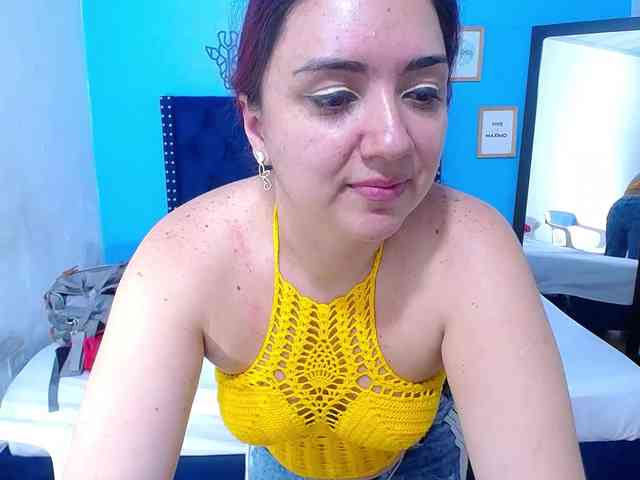 kinky-redhead18 webcam