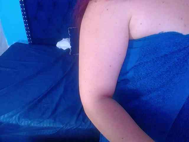 kinky-redhead18 webcam