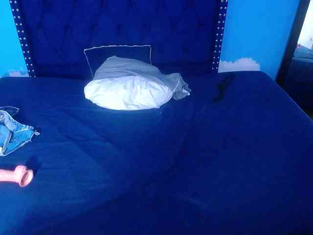 kinky-redhead18 webcam