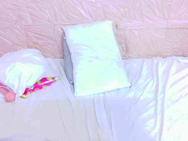 kinky-redhead18 webcam