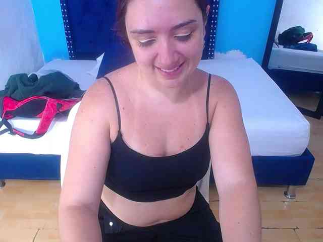 kinky-redhead18 webcam