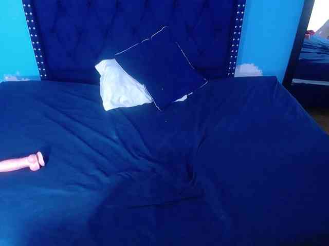 kinky-redhead18 webcam