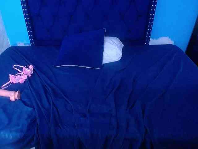 kinky-redhead18 webcam