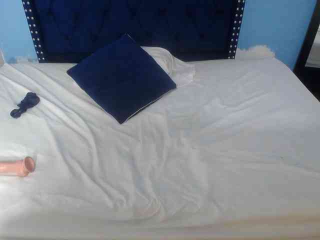 kinky-redhead18 webcam