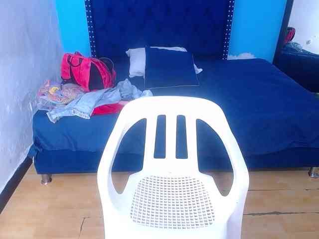 kinky-redhead18 webcam