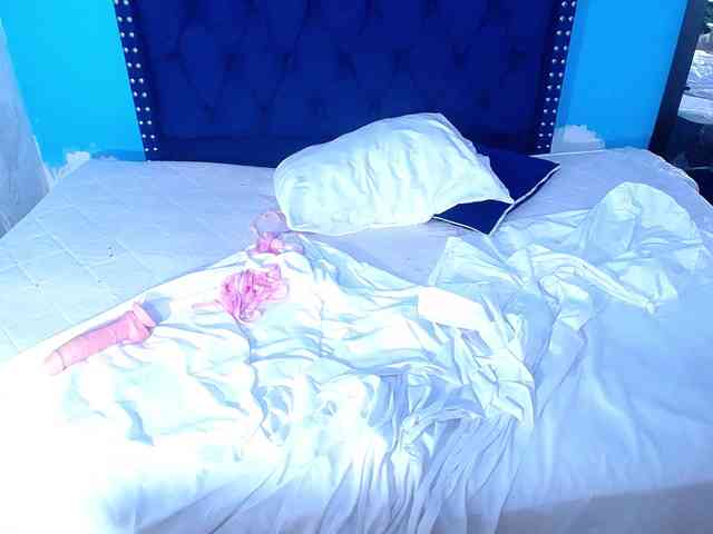 kinky-redhead18 webcam