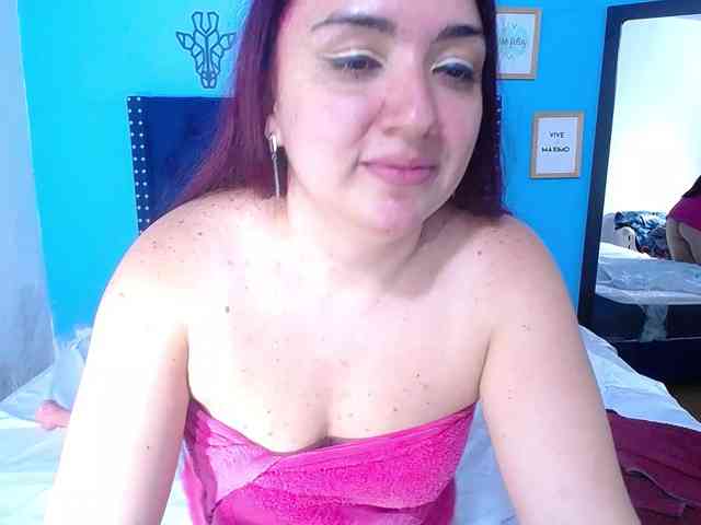 kinky-redhead18 webcam
