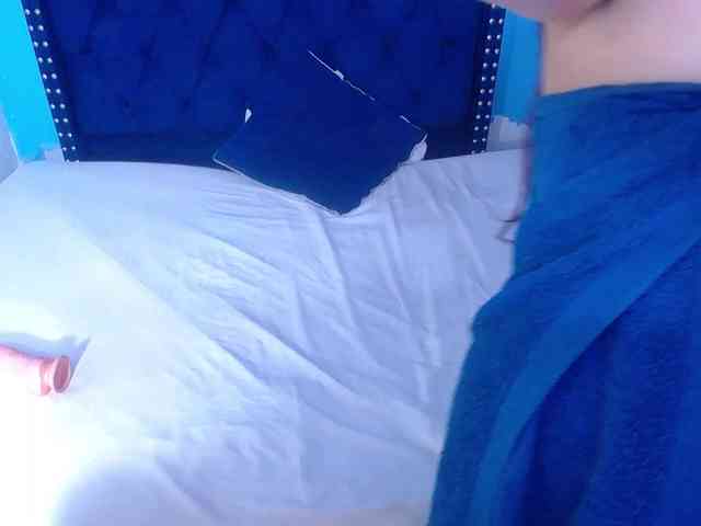 kinky-redhead18 webcam