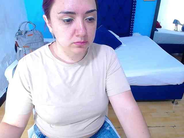 kinky-redhead18 webcam
