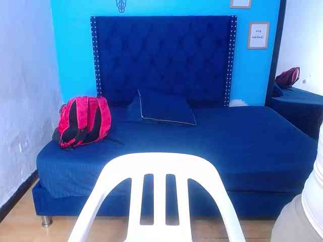 kinky-redhead18 webcam