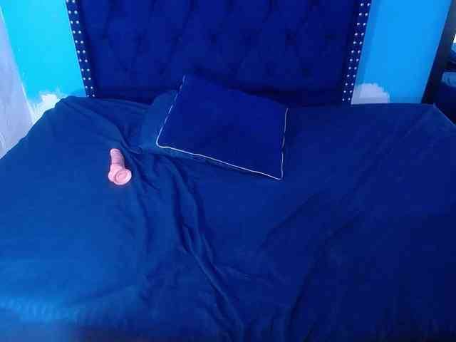 kinky-redhead18 webcam