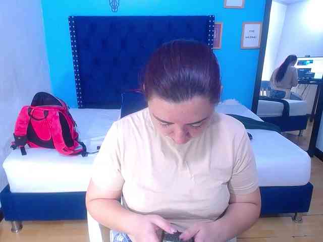 kinky-redhead18 webcam