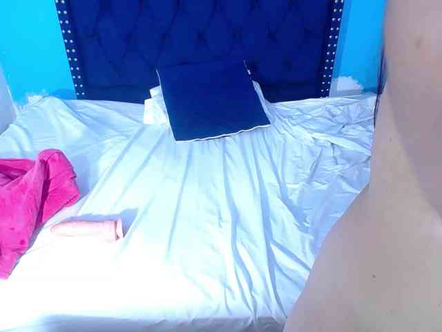 kinky-redhead18 webcam