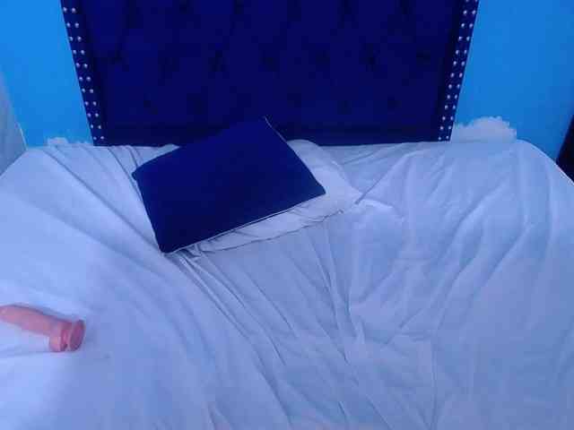 kinky-redhead18 webcam