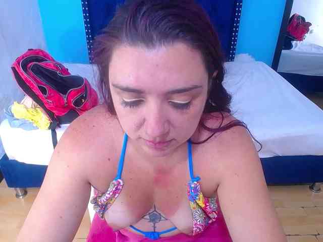 kinky-redhead18 webcam