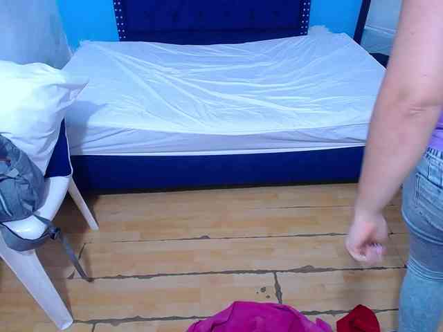 kinky-redhead18 webcam