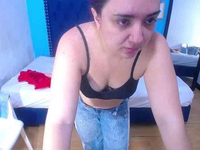 kinky-redhead18 webcam