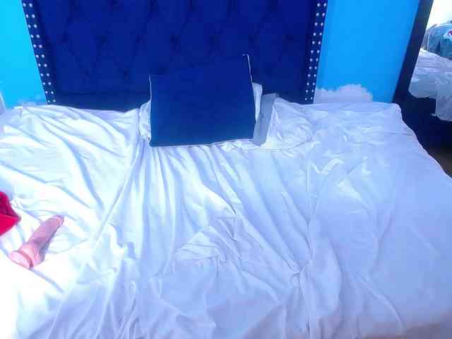 kinky-redhead18 webcam