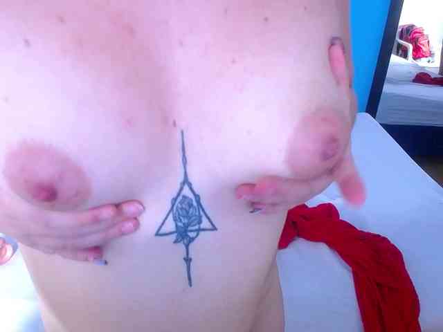 kinky-redhead18 webcam