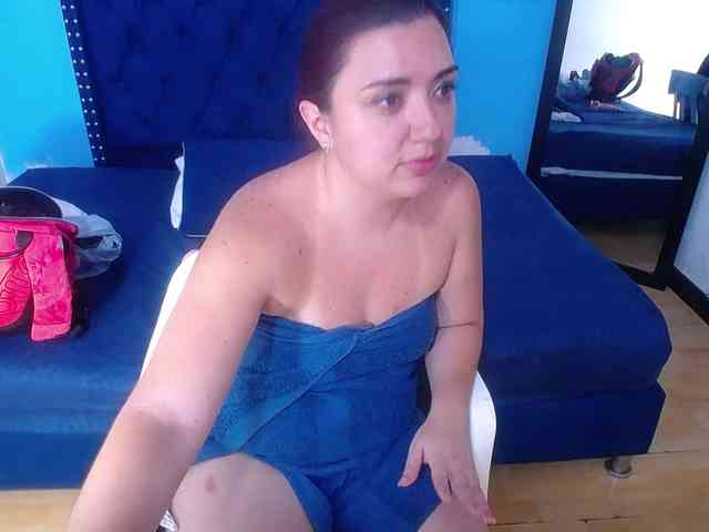 kinky-redhead18 webcam