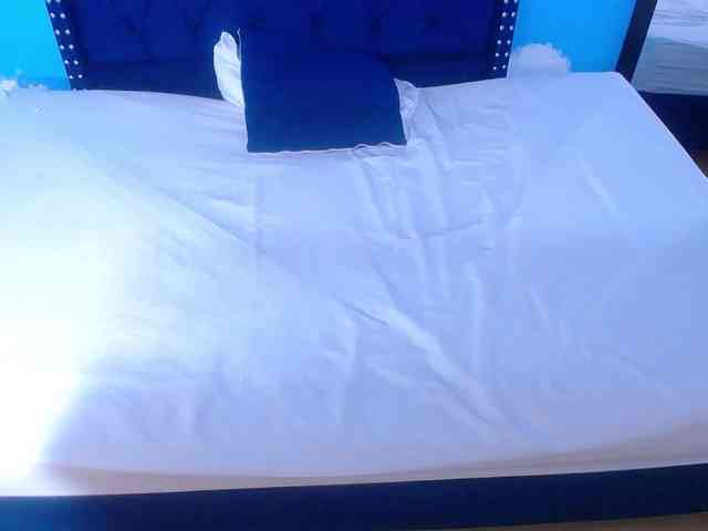 kinky-redhead18 webcam