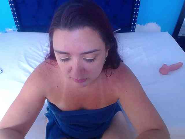 kinky-redhead18 webcam