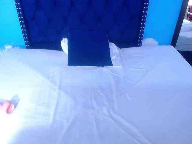 kinky-redhead18 webcam