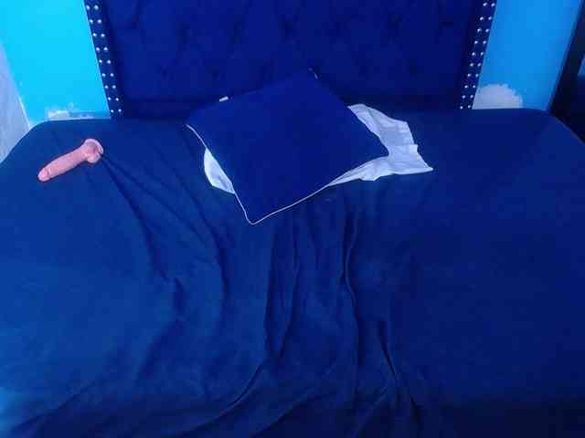 kinky-redhead18 webcam