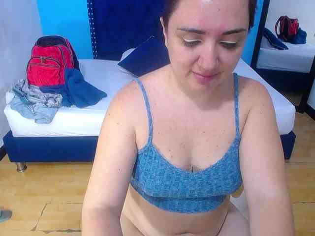 kinky-redhead18 webcam