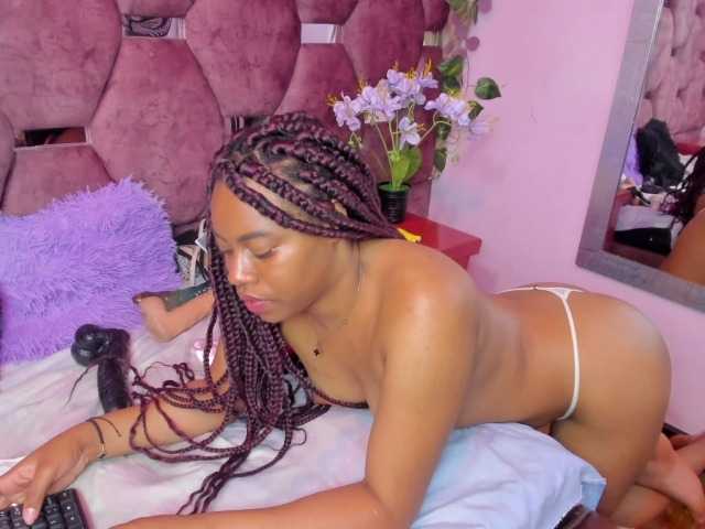 ScarletBrath from BongaCams