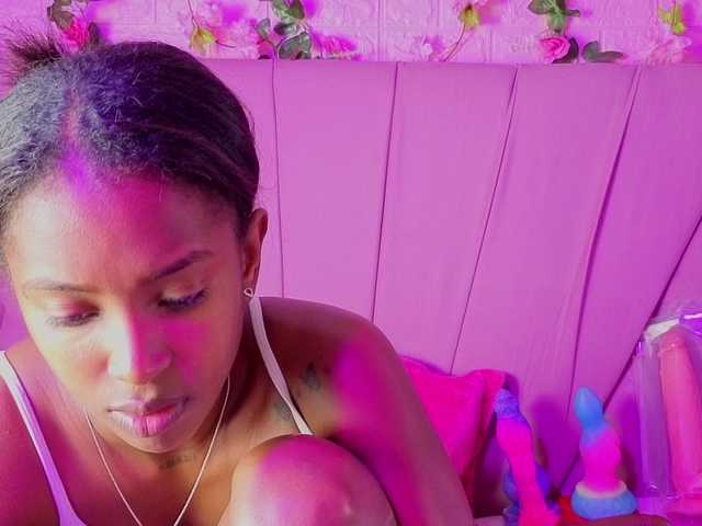 AngeyaPetite's BongaCams show and profile