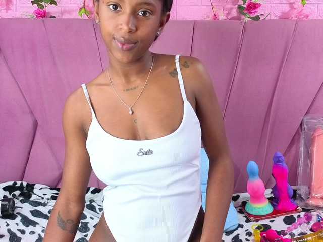 AngeyaPetite webcam bongacams model stream image