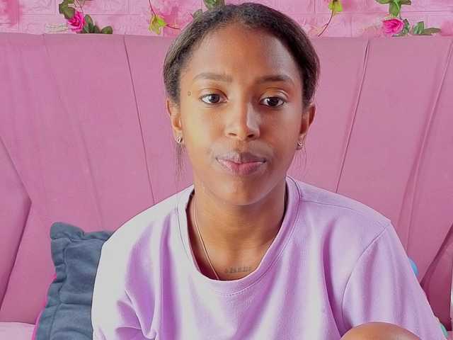 AngeyaPetite's BongaCams show and profile