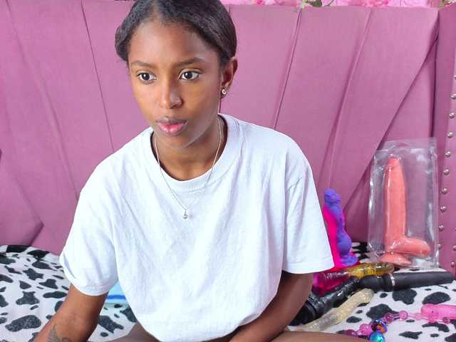 AngeyaPetite webcam bongacams model stream image