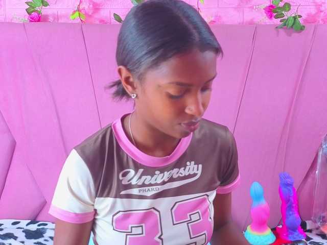 AngeyaPetite's BongaCams show and profile