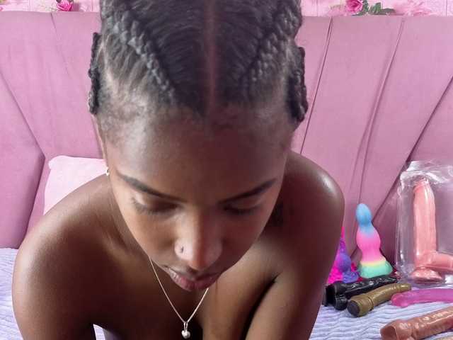 AngeyaPetite's BongaCams show and profile