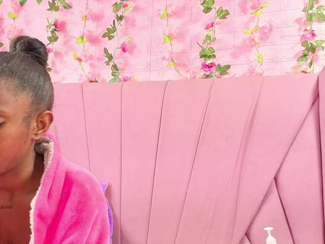 AngeyaPetite webcam bongacams model stream image