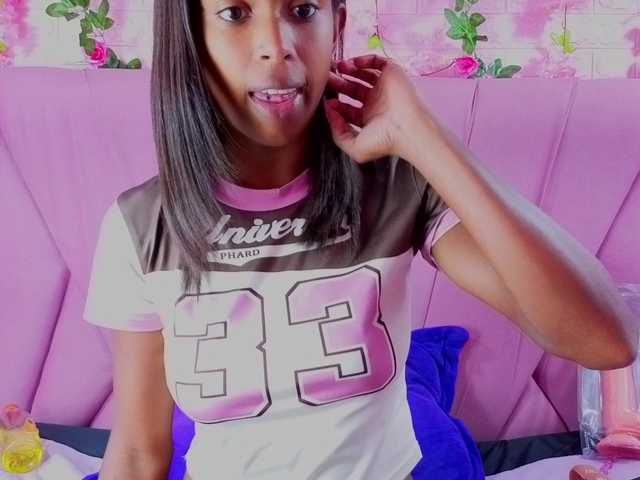 AngeyaPetite's BongaCams show and profile