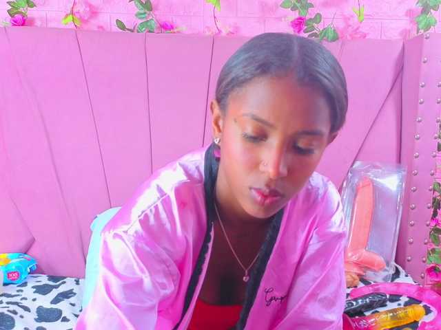 AngeyaPetite's BongaCams show and profile