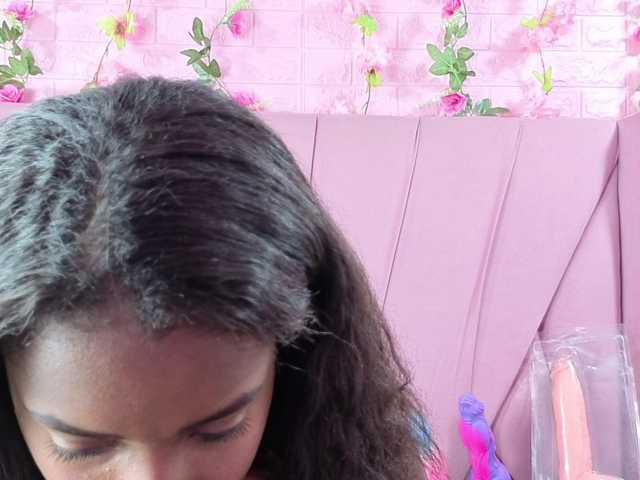 AngeyaPetite's BongaCams show and profile