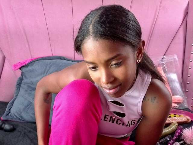 AngeyaPetite's BongaCams show and profile