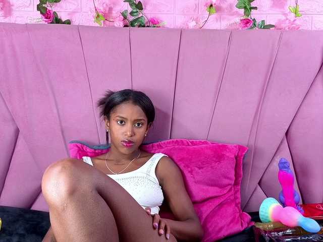 AngeyaPetite's BongaCams show and profile