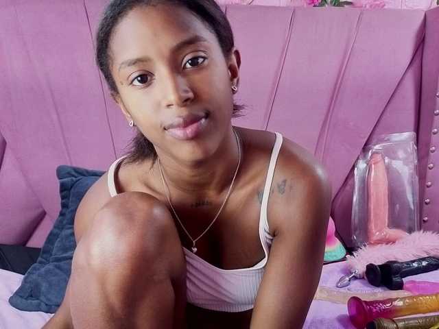 AngeyaPetite's BongaCams show and profile